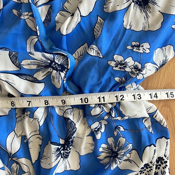 Vintage floral off shoulder blue / white floral jumpsuit (L) - Picture 6 of 6